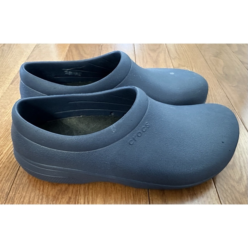 Crocs On the Clock Slip Resistant Clogs Women 11 Men 9 Navy Crocs Work Shoes